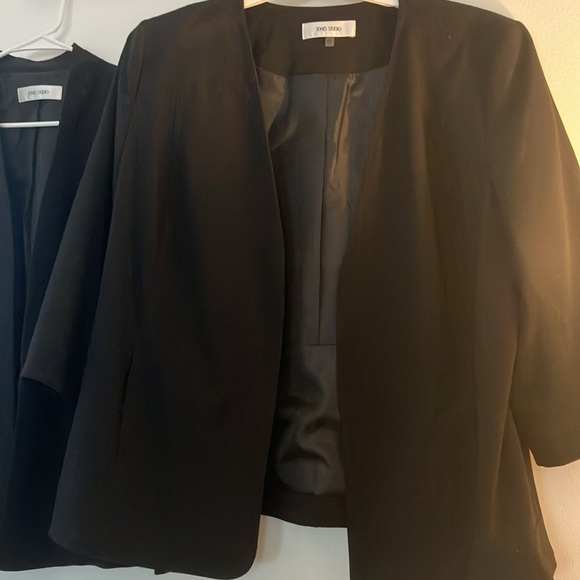 Blazer - Picture 2 of 2